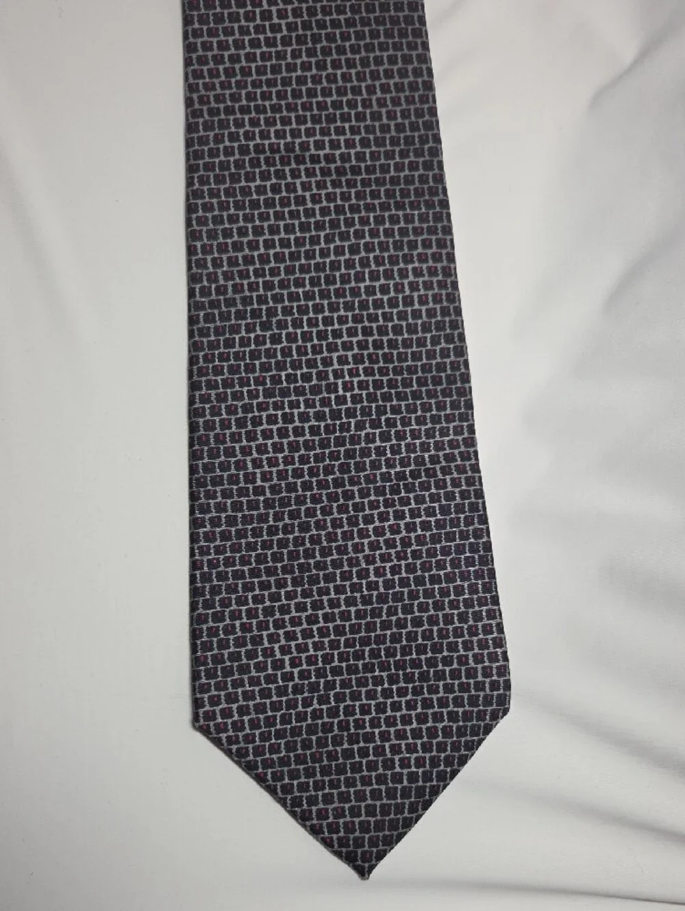 Christian Dior Men's Italian Silk Dark Gray/Burgundy Geometric Tie 3.55x57.5